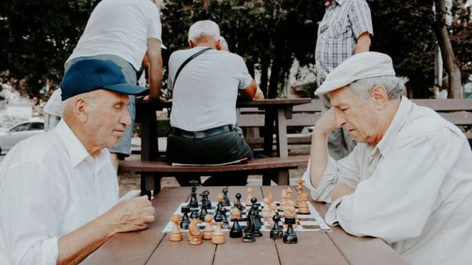 Sosial şəbəkələr yaşlıların sağlamlığına güclü təsir göstərir – TƏDQİQAT