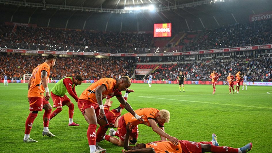 Galatasaray crush Trabzonspor to end 5-year Turkish Cup drought