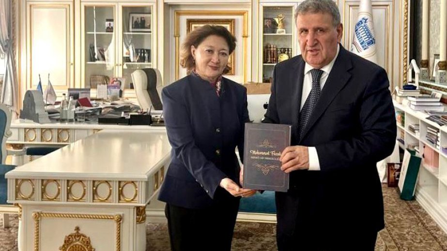 AMEA ilə Türk Mədəniyyəti və İrsi Fondu arasında əməkdaşlıq məsələləri müzakirə olunub