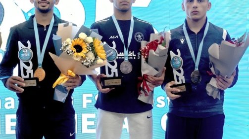 Azərbaycanın iki sərbəst güləşçisi İranda fəxri kürsüyə qalxıb