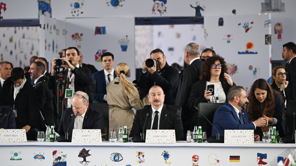 Prezident İlham Əliyev “Avropa Siyasi Birliyi” 6-cı Zirvə toplantısının açılış plenar sessiyasında iştirak edir