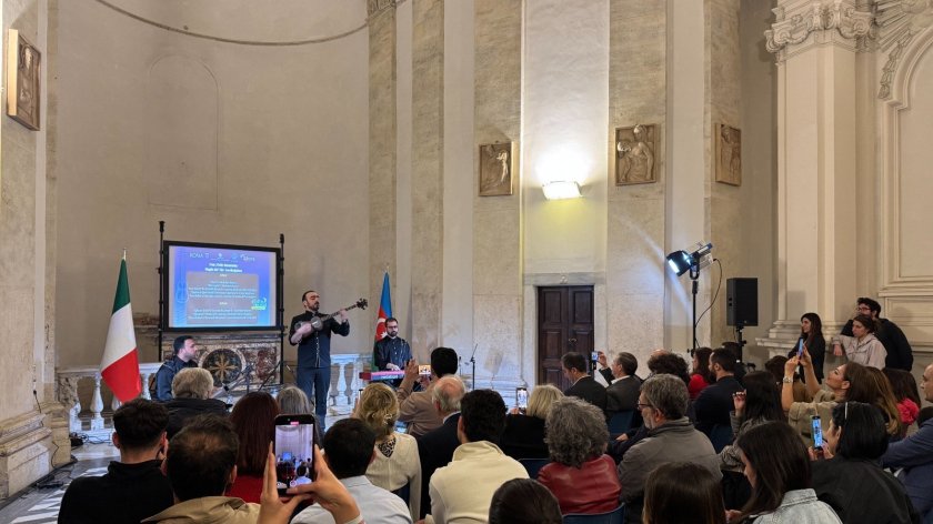 Azerbaijani tar music weaves its magic in Rome's "Museum Night"