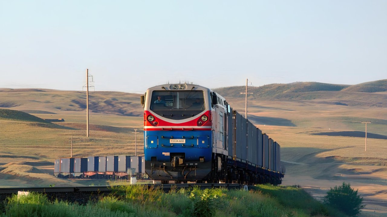 Kazakhstan dispatches first wheat train to UAE via new trade route