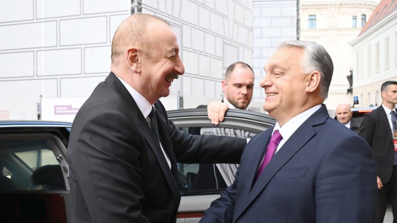 Budapeştdə Azərbaycan Prezidenti İlham Əliyevin Macarıstanın Baş naziri ilə məhdud tərkibdə görüşü olub YENİLƏNƏCƏK