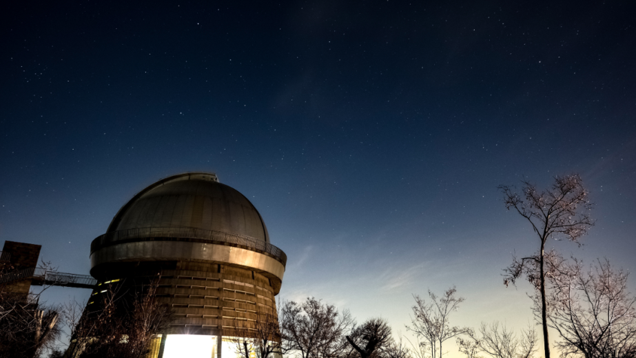 Oktant bürcündəki retrograd orbitdə böyük planet kəşf edilib
