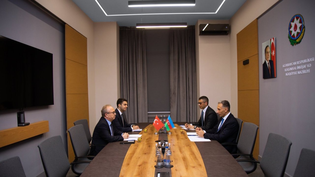Azerbaijan, Türkiye explore innovations for Middle Corridor dev't