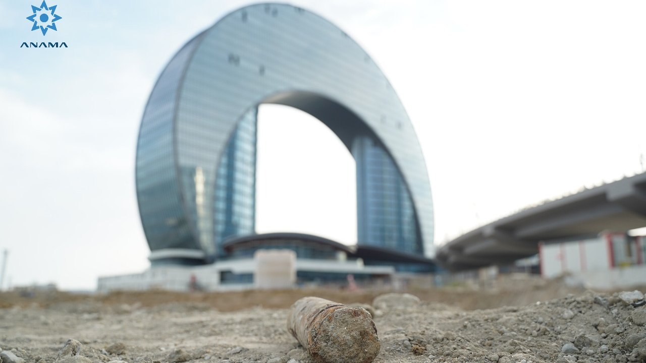 Bakının mərkəzində top mərmisi aşkarlandı