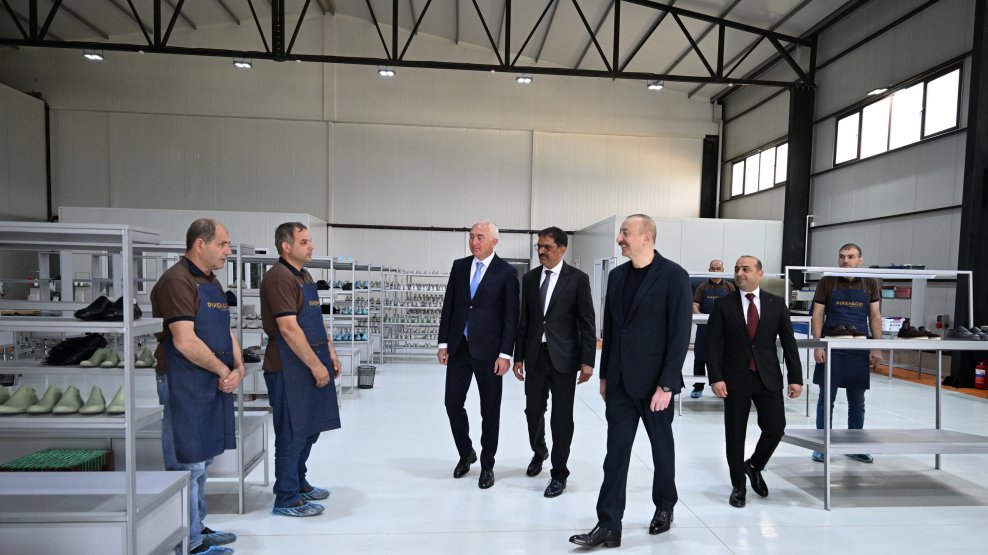 Prezident İlham Əliyev “PIRSHAGHI” ayaqqabı fabrikinin Laçın filialının açılışında iştirak edib