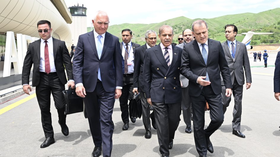 Prime Minister of Pakistan Muhammad Shehbaz Sharif arrives in Azerbaijan