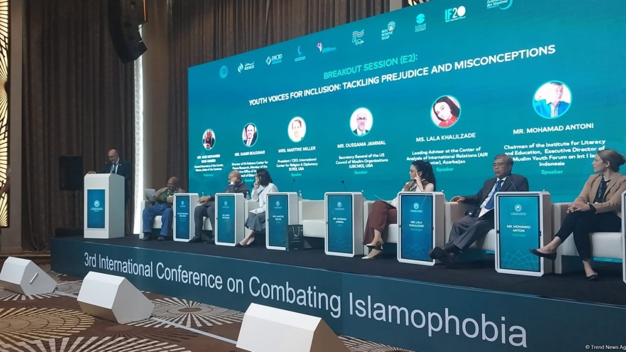 Gənclər islamofobiyaya qarşı incəsənət, fəallıq və maarifləndirmə yolu ilə mübarizə apara bilər -ABŞ-nin Müsəlman Təşkilatları Şurasının baş katibi