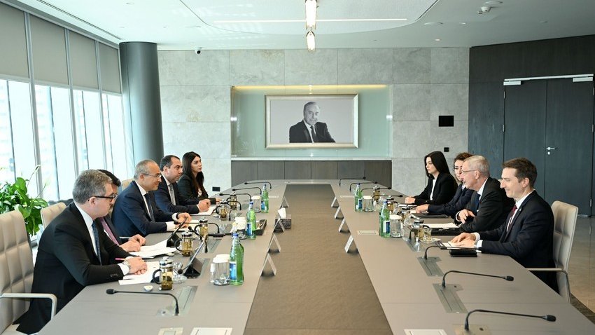 Azərbaycan və Almaniya investisiya əlaqələrinin genişləndirilməsi üçün yol xəritəsi imzalayıb
