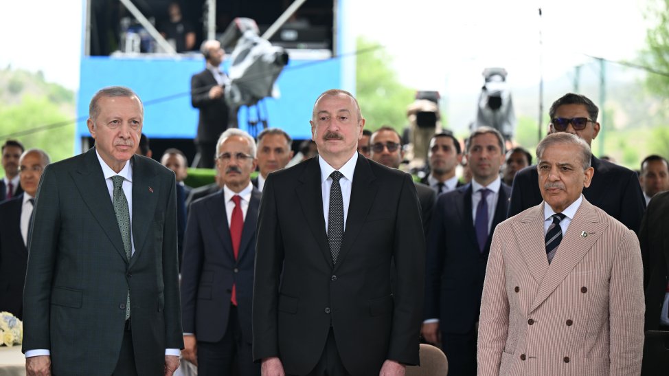 Geosiyasi start nöqtəsi: Laçından qlobal mesaj