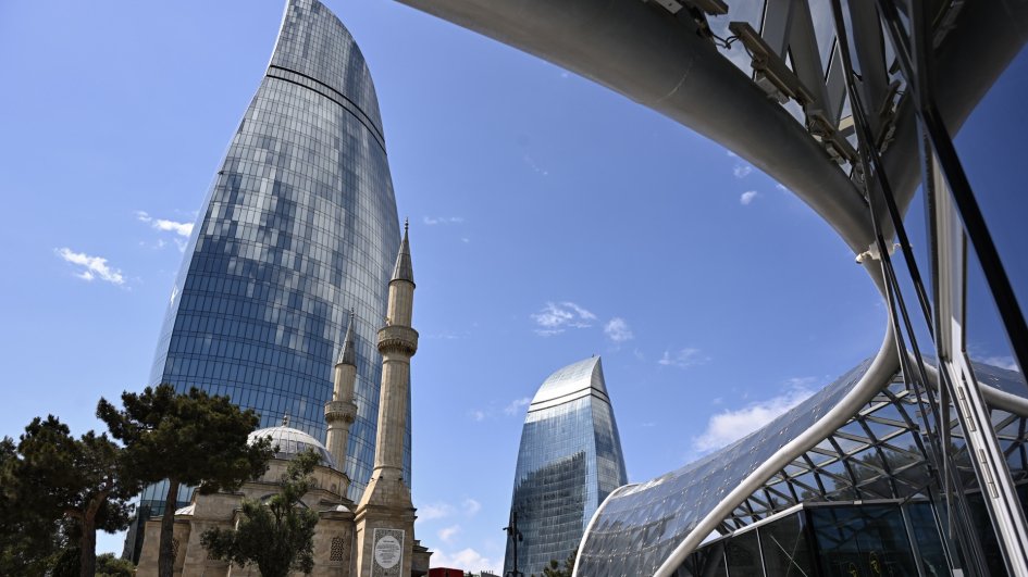 Dağüstü Parkdan şəhərə açılan ecazkar mənzərə