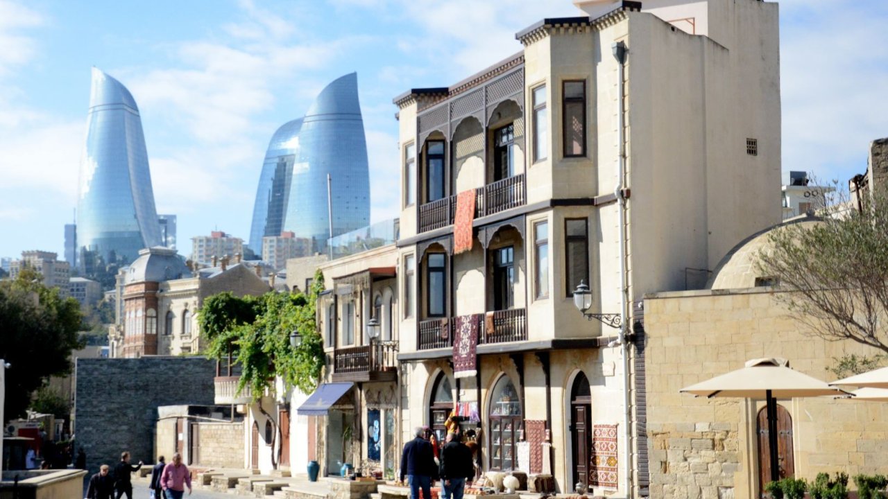 İçərişəhər qoruğuna nəqliyyat vasitələrinin girişinə dair daha bir məhdudiyyət tətbiq edildi