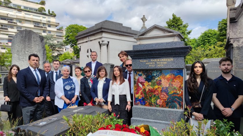 Parisdəki diplomatlarımız Toğrul Nərimanbəyovun məzarını ziyarət ediblər