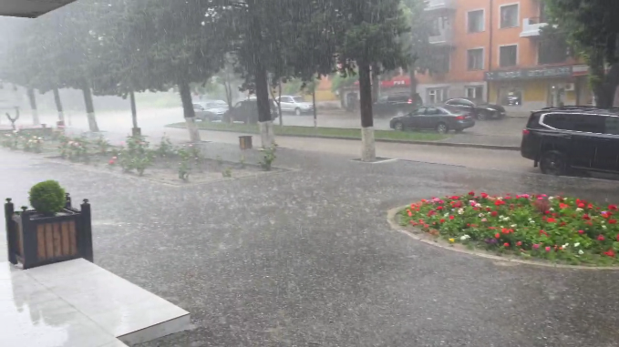 Xankəndiyə güclü dolu yağıb (VİDEO)