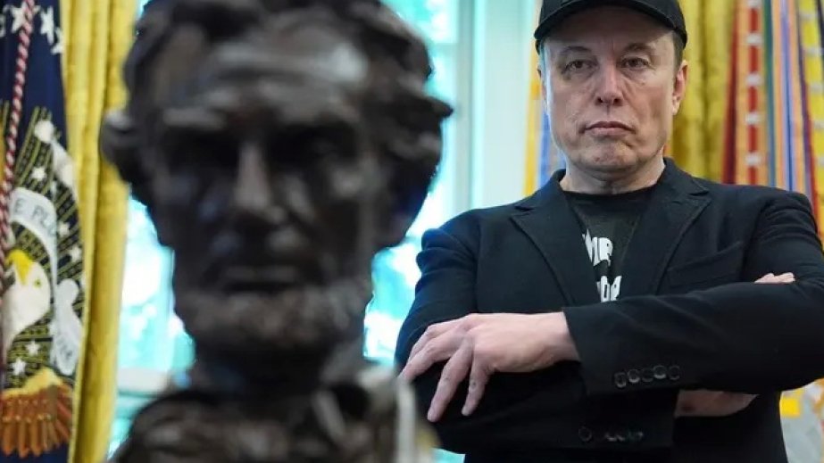 İlon Mask Ağ evin dövlət xərclərinə dair qanun layihəsini sərt tənqid edib