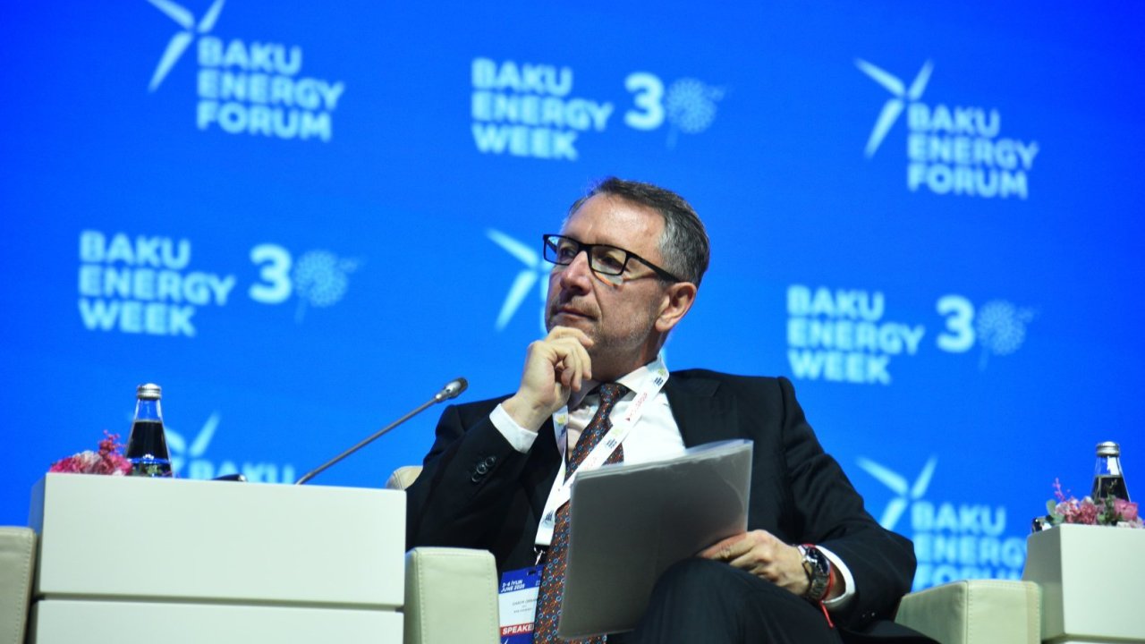 Hungarian energy giant senior talks up long-term agreement with SOCAR