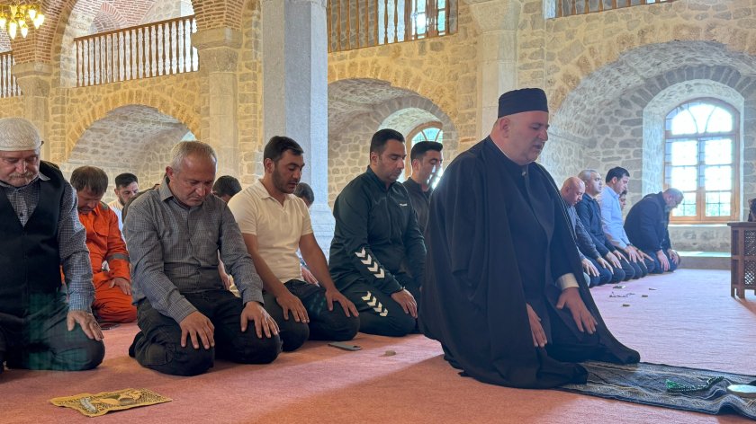 Şuşada bayram namazı qılınıb