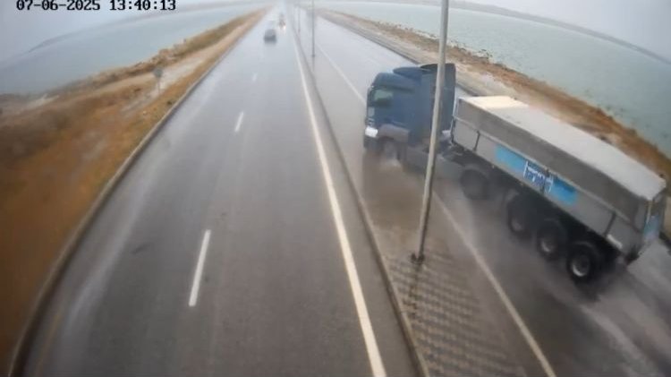 Bakıda 3 nəfərin öldüyü qəza anbaan görüntüləndi (VİDEO)