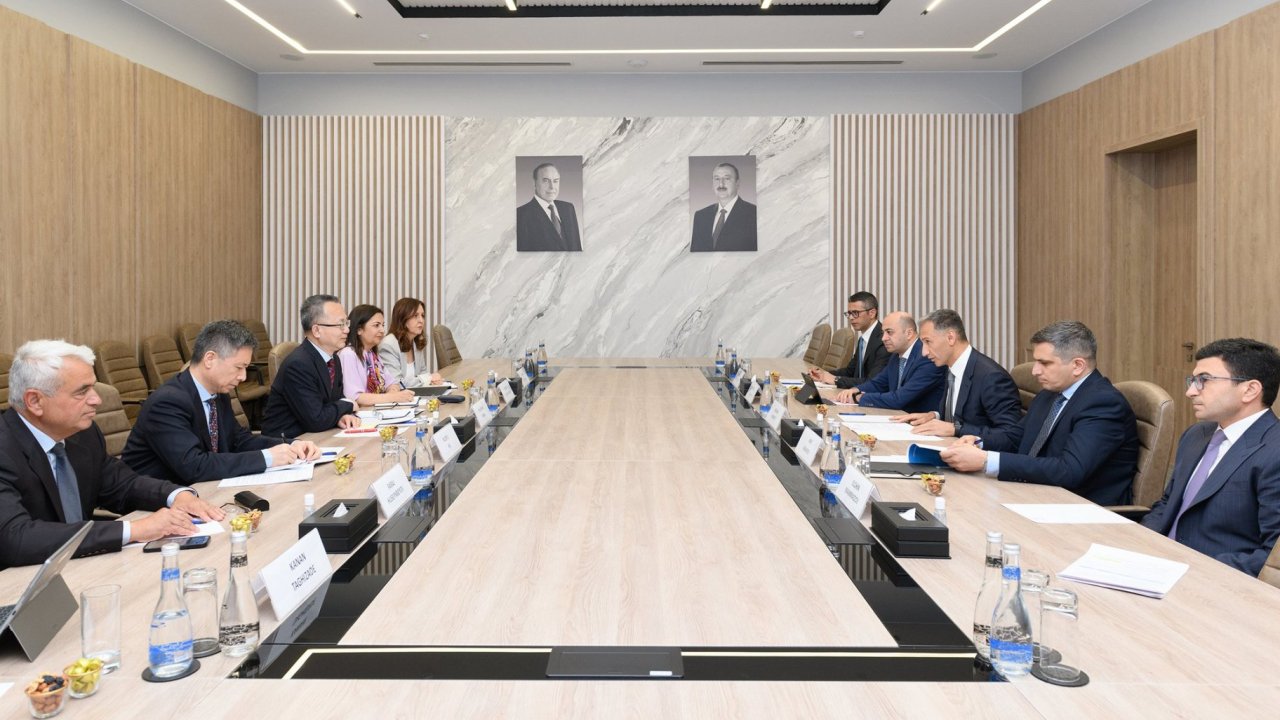 ADB supports Azerbaijan's efforts in promoting Middle Corridor dev't, VP Yang says