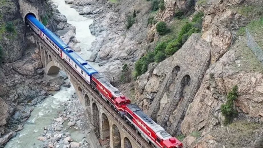 Türkiyədə ilk “turistik” ekspres qatarı fəaliyyətə başlayıb
