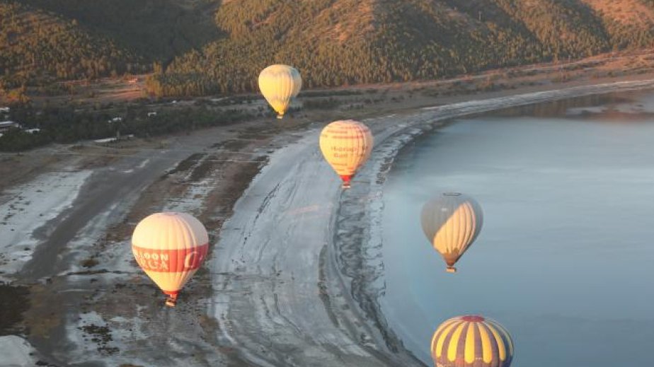 Türkiyədə il ərzində 1 milyon turist hava şarı ilə səyahət edib