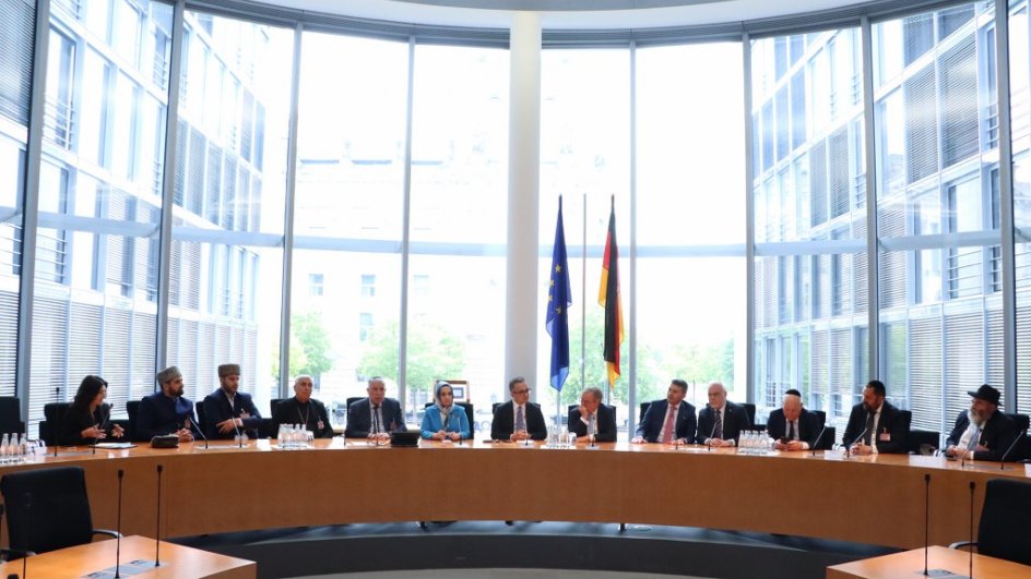 Almaniya Bundestaqının komitə sədri: Azərbaycanın multikulturalizm və tolerantlıq modeli dünyaya nümunədir