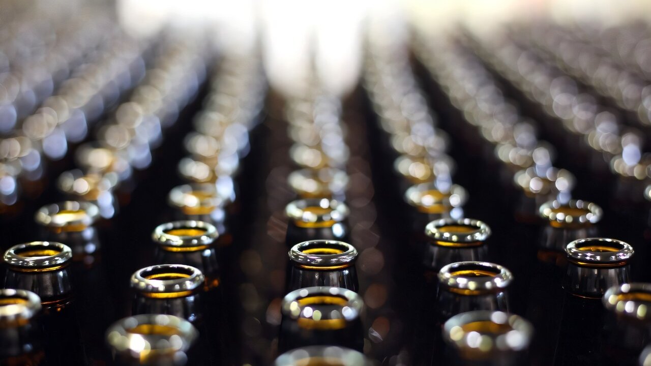 Cam şişelerde mikroplastik oranı daha yüksek çıktı