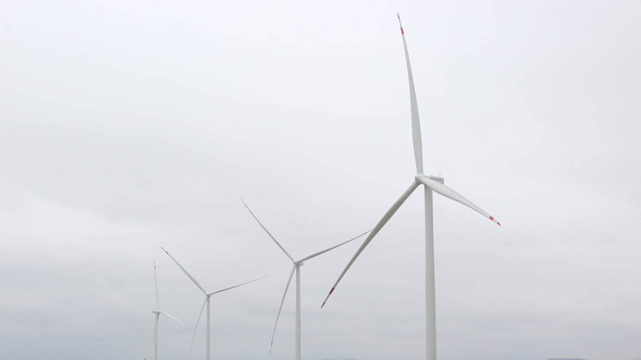 Elektrik enerjisi sahəsində 30% bərpa olunan enerji hədəfi ilə bağlı görülən işlər açıqlandı