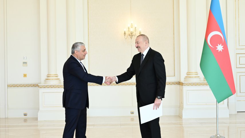 President Ilham Aliyev accepts credentials of newly appointed ambassador of Iran