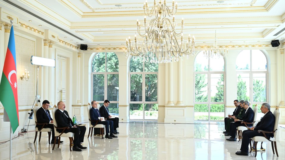 Prezident İlham Əliyev İranın Azərbaycanda yeni təyin olunmuş səfirinin etimadnaməsini qəbul edib