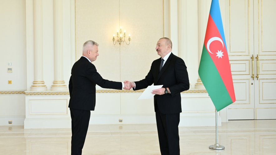 Prezident İlham Əliyev Polşanın ölkəmizdə yeni təyin olunmuş səfirinin etimadnaməsini qəbul edib