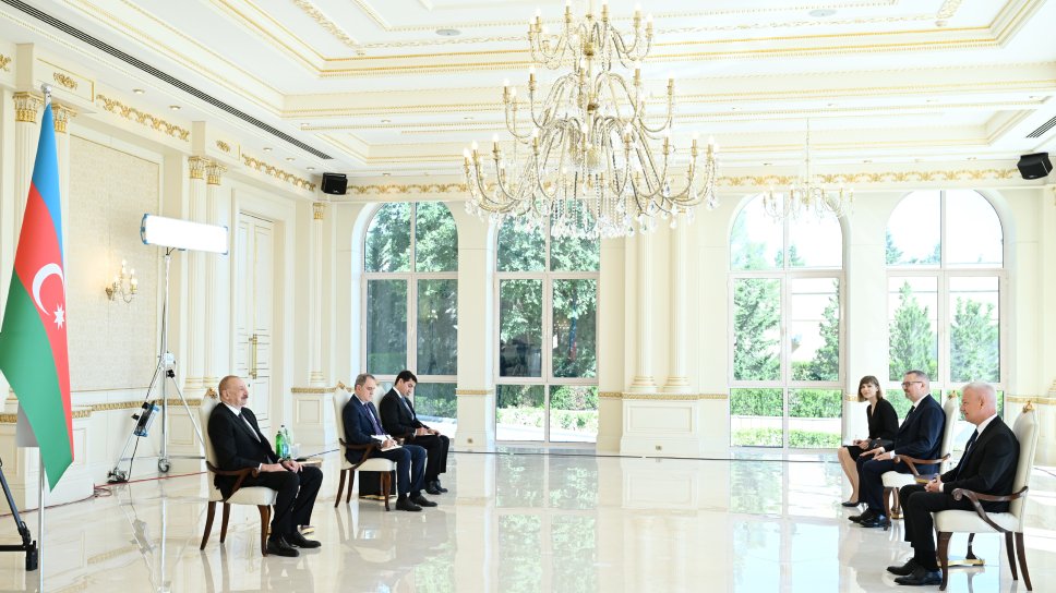 President Ilham Aliyev accepts credentials of newly appointed ambassador of Poland