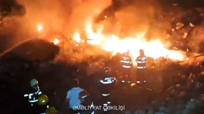 FHN Bakıda kinostudiya ərazisindəki yanğının söndürülməsi görüntülərini yayıb (VİDEO)