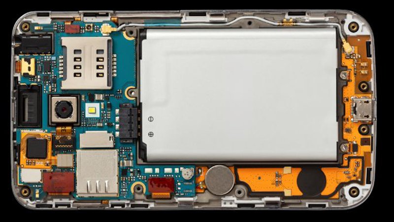 Bilim insanları, eski telefonlardan altın çıkarmanın yolunu buldu