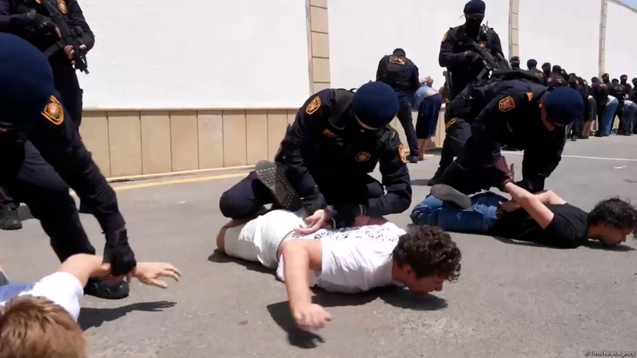 DİN Bakıda əməliyyat keçirdi: Rusiya vətəndaşlarından ibarət iki dəstə yaxalandı