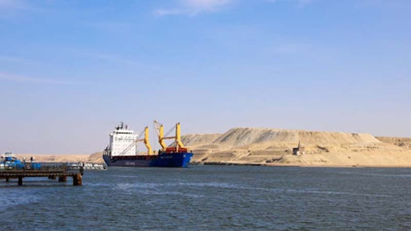 Süveyş Körfezi'nde sondaj gemisi battı: 3 ölü