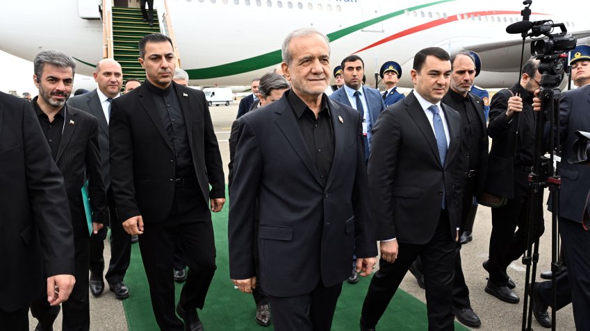 Iran's Pezeshkian arrives in Azerbaijan (PHOTO)