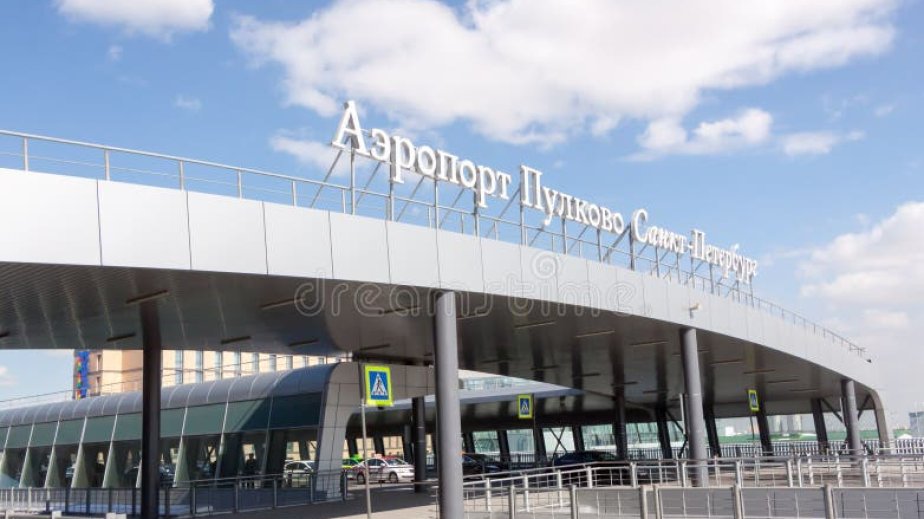 Sankt-Peterburqda uçuşlara qoyulan məhdudiyyət fonunda 50-dən çox reys təxirə salınıb