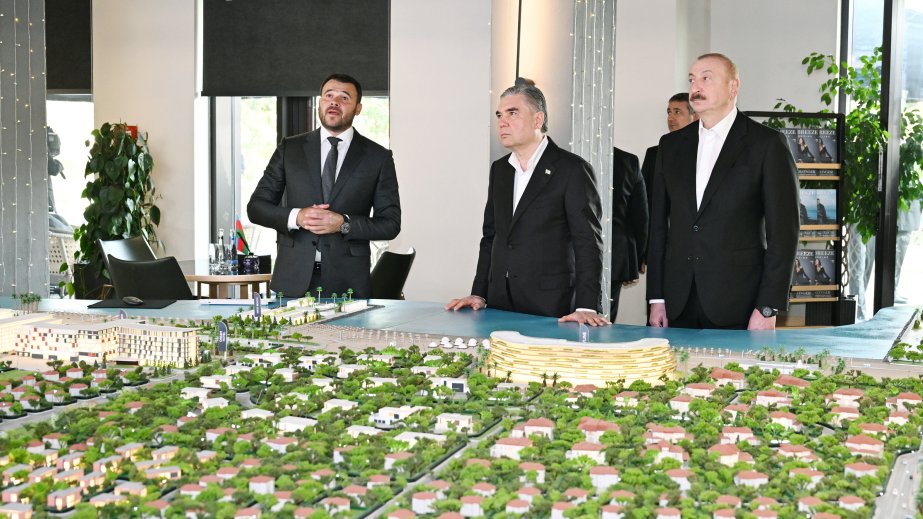 Prezident İlham Əliyev və Türkmənistan Xalq Məsləhətinin sədri Qurbanqulu Berdiməhəmmədov “Sea Breeze”də olublar