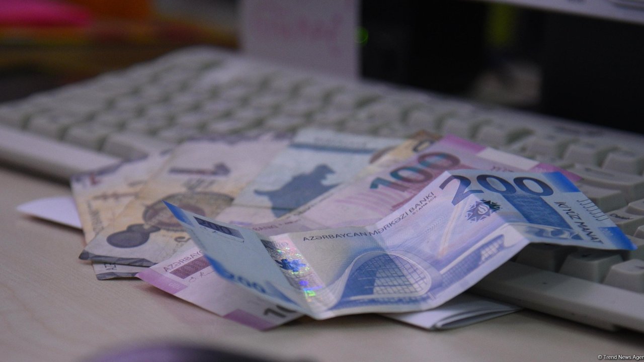 Birinci yarımil üzrə Azərbaycan banklarının ümumi gəlirlərinin RENKİNQİ