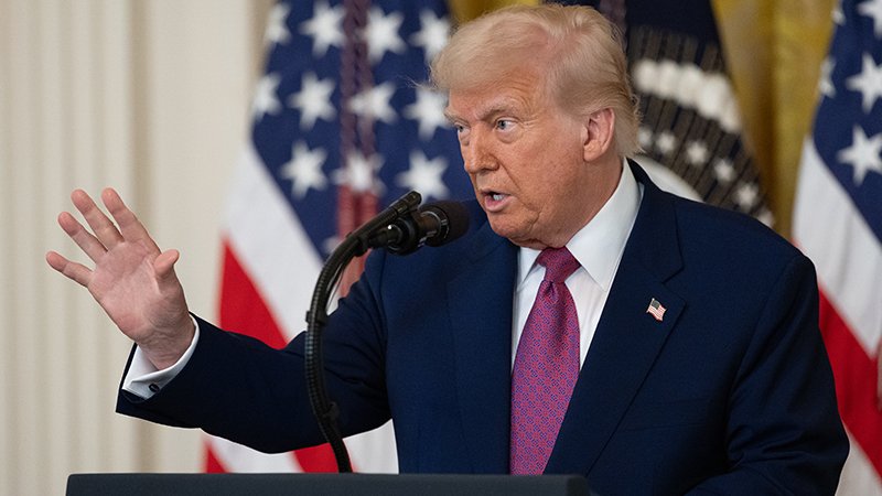 Trump: AB, ABD’li işletmelere pazarını açarsa daha düşük gümrük vergisi ödeyecek