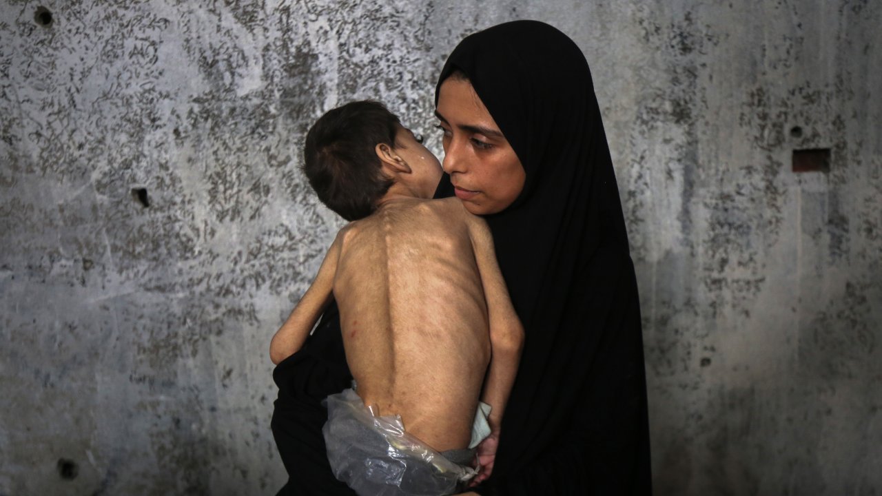 Gazze'de son 24 saatte 2'si çocuk 6 kişi açlıktan yaşamını yitirdi