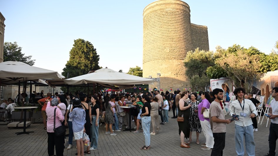 Qız qalası meydanında “Vyetnam günləri” çərçivəsində xüsusi mədəni-əyləncəli proqram təşkil olunub