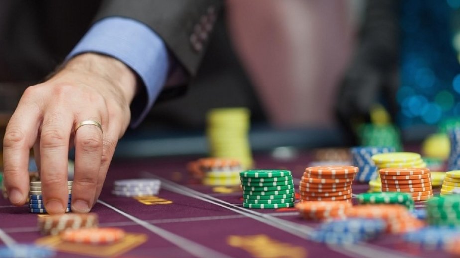 Xəzərin üzərində yeni iqtisadiyyat: Süni torpaq sahələrində turizmin təşviqi və vergi gəlirlərinin kazino mexanizmi