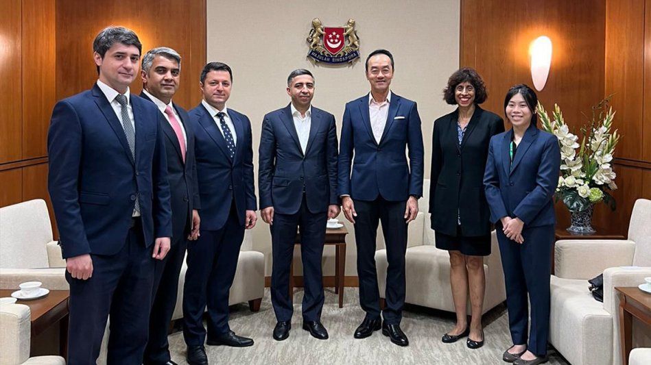 Azərbaycan nümayəndə heyəti Sinqapurun səhiyyə sistemi ilə tanış olub