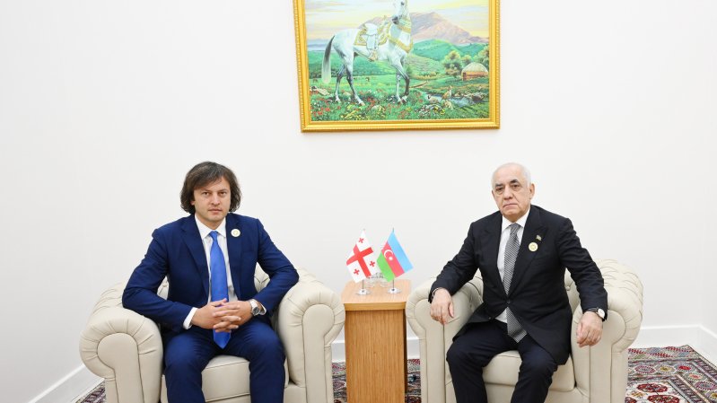 Azerbaijani PM meets with his Georgian counterpart in Turkmenistan