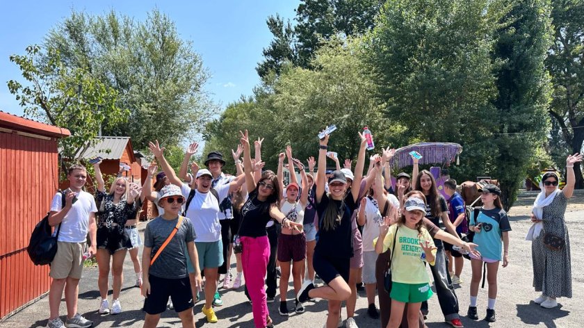 Ukraynalı uşaqların “Qəbəland” və Nohurgölə ekskursiyası təşkil edilib