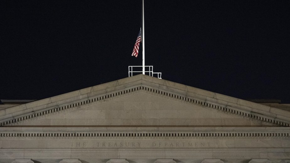 ABŞ sanksiyalardan yayınmaqda İrana kömək edən şirkətləri hədəf alıb